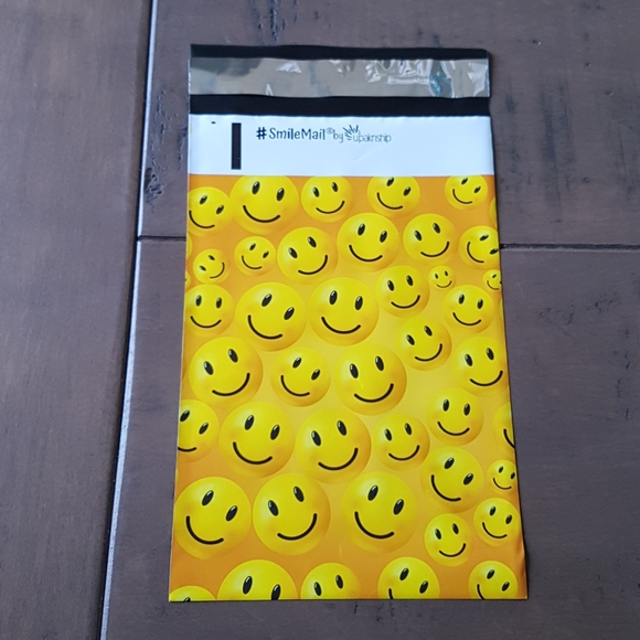 20 pcs Smileys Poly Mailers (2 Sizes) - Picture 3 of 4